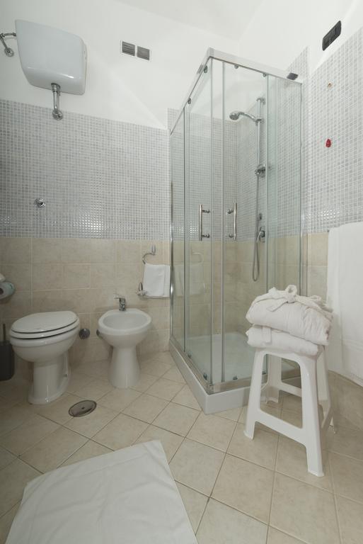 Albergo Scalzone Castel Volturno Dış mekan fotoğraf